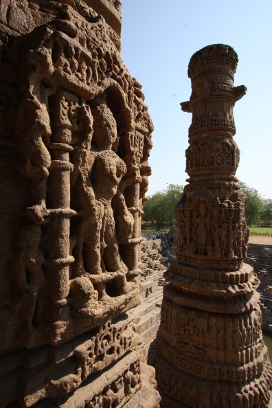 modhera sculpted column